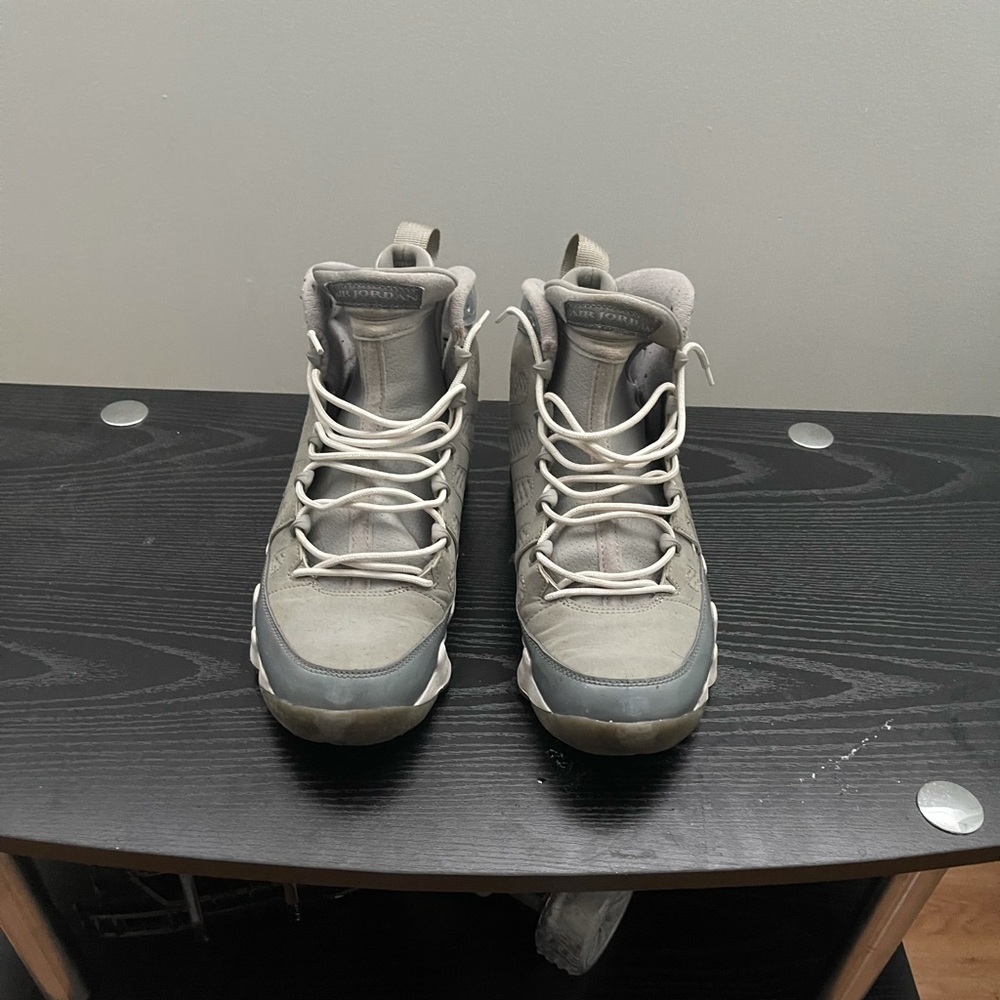 Cool Grey 9